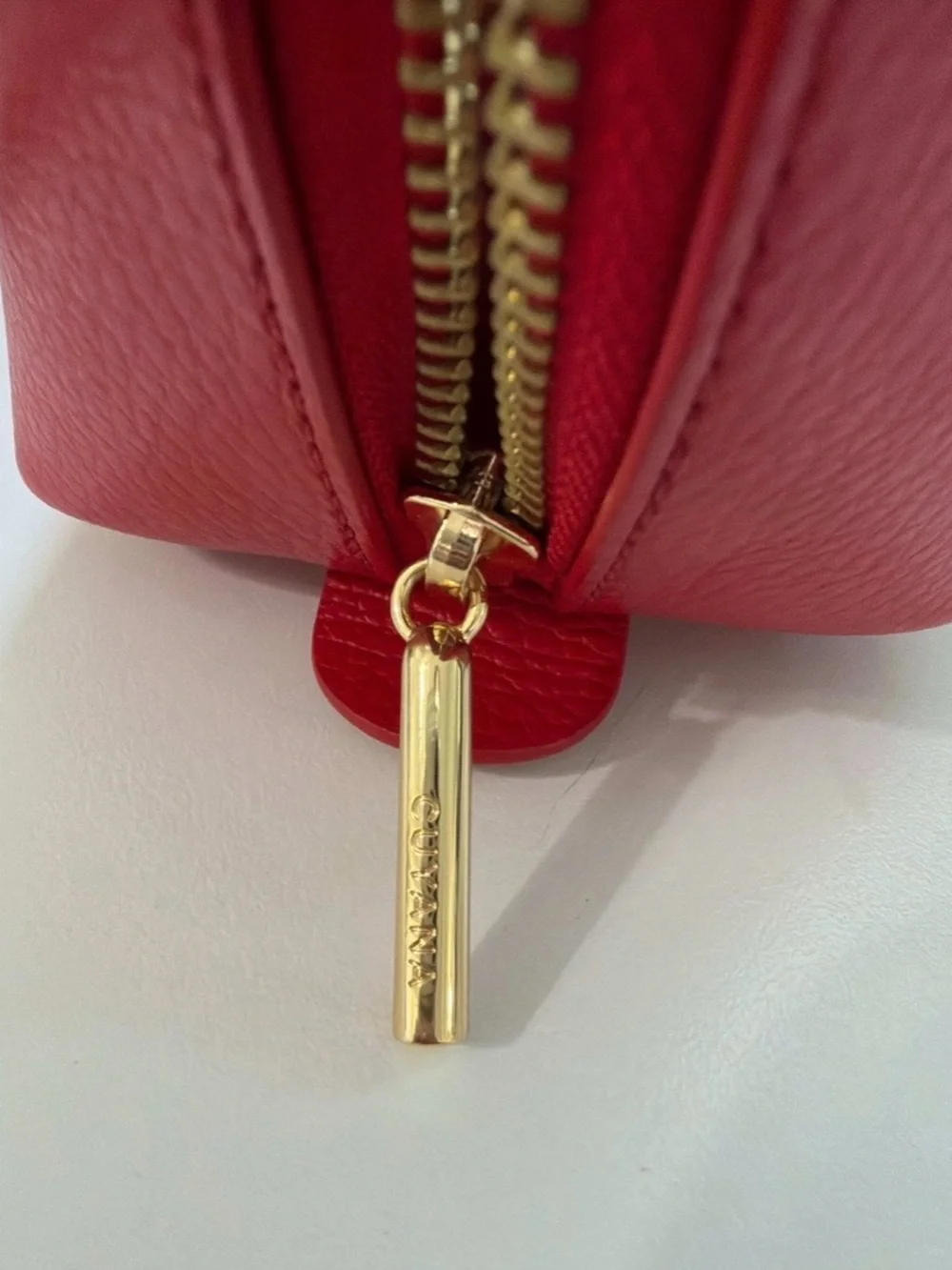 Cuyana Mini Heart Case